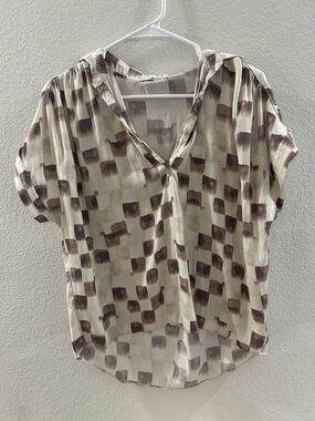 Grade + Gather Women's Patterned V-Neck Blouse
